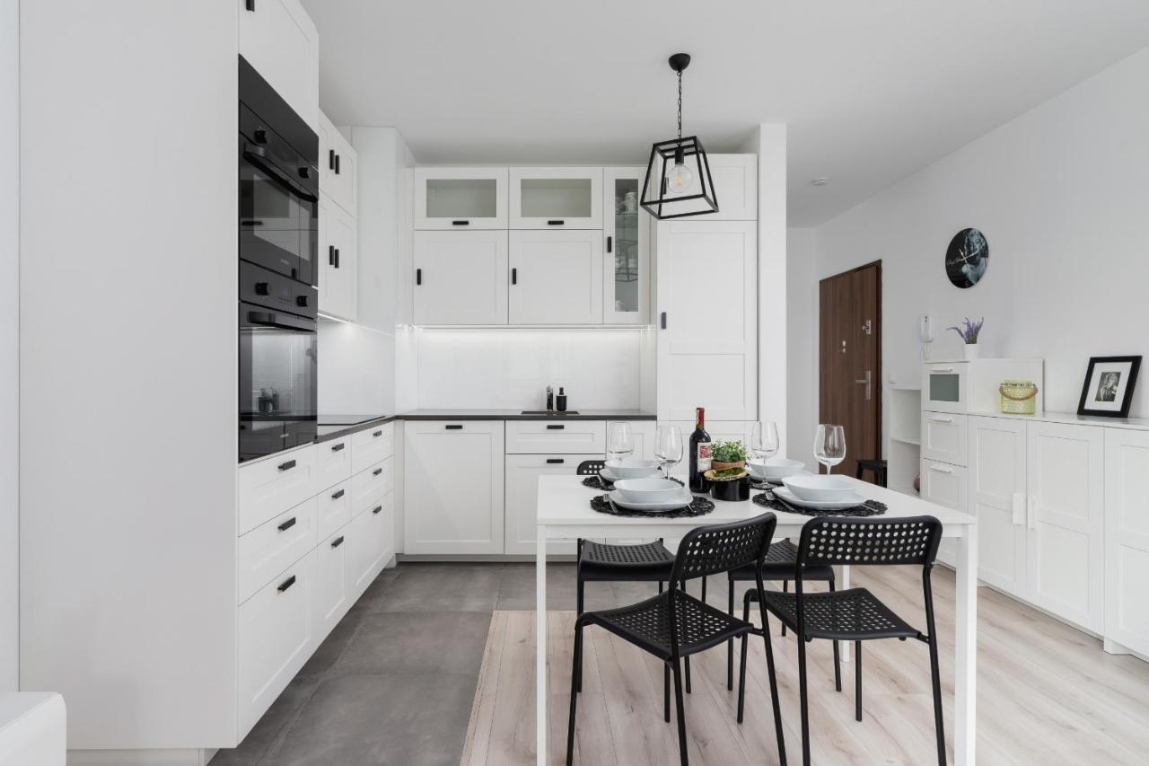 Krowodrza Apartment Premium With Balcony By Renters Prestige Cracóvia Exterior foto