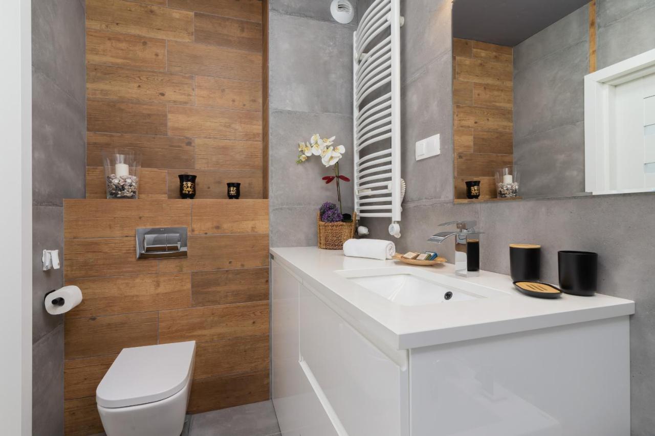 Krowodrza Apartment Premium With Balcony By Renters Prestige Cracóvia Exterior foto