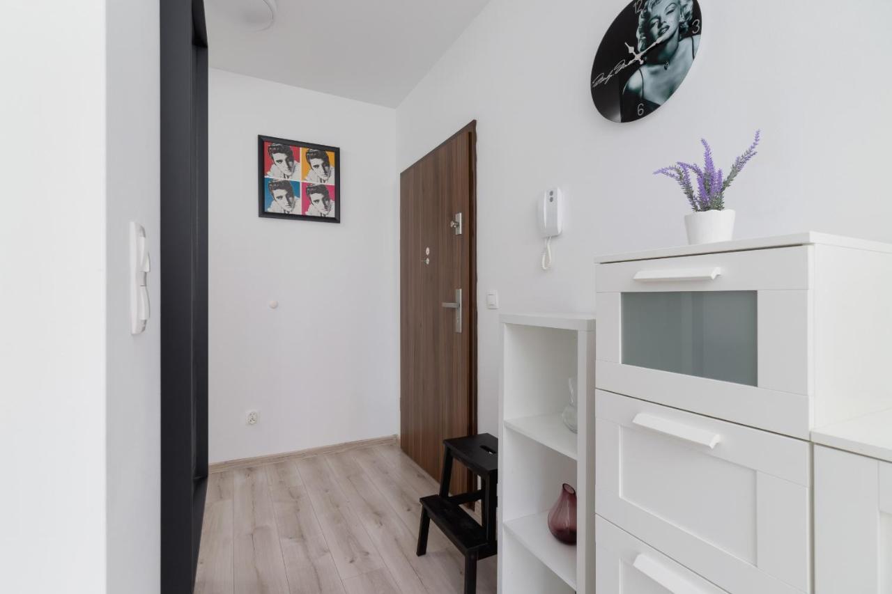 Krowodrza Apartment Premium With Balcony By Renters Prestige Cracóvia Exterior foto