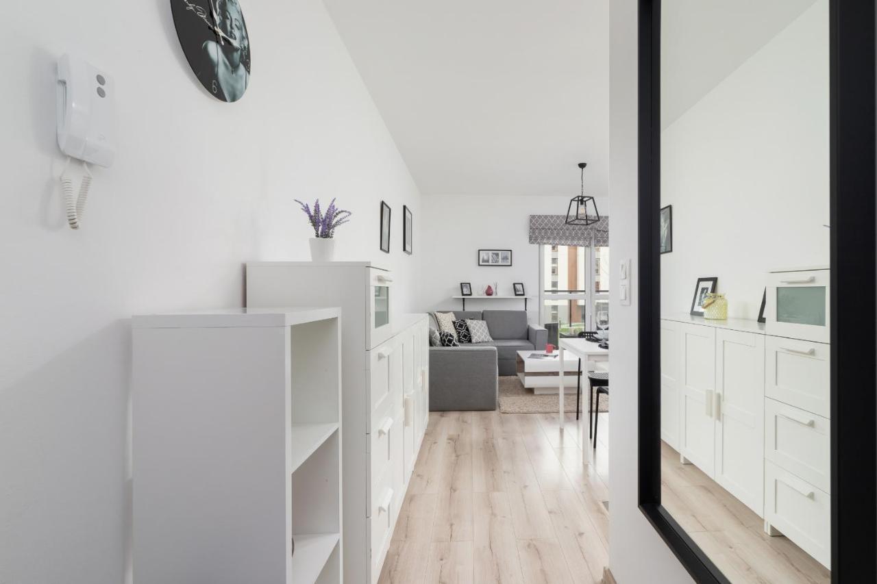 Krowodrza Apartment Premium With Balcony By Renters Prestige Cracóvia Exterior foto